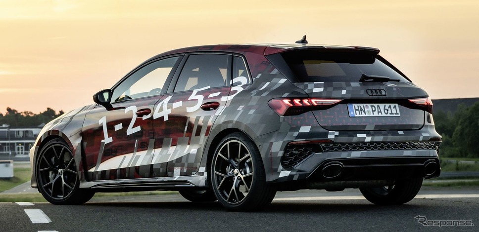 アウディ RS3 新型のプロトタイプ《photo by Audi》