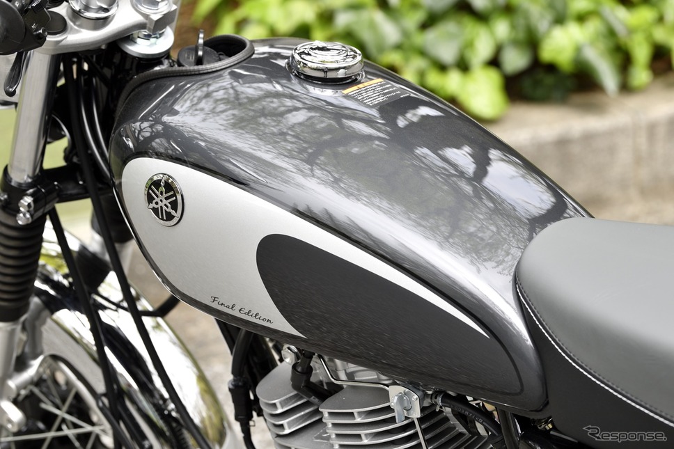 ヤマハ SR400 Final Edition(ダークグレーメタリックN)《写真撮影 雪岡直樹》