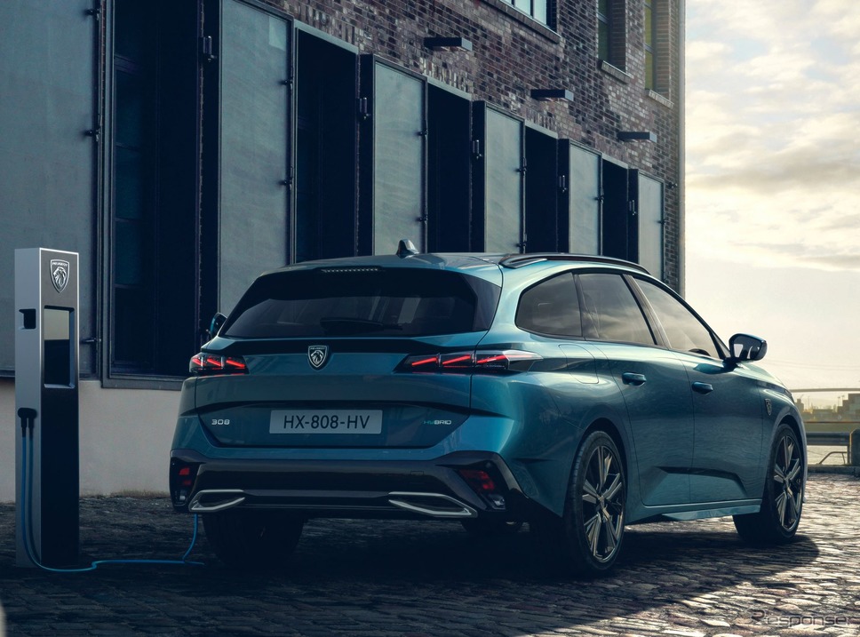 プジョー308SW新型のPHV《photo by Peugeot》