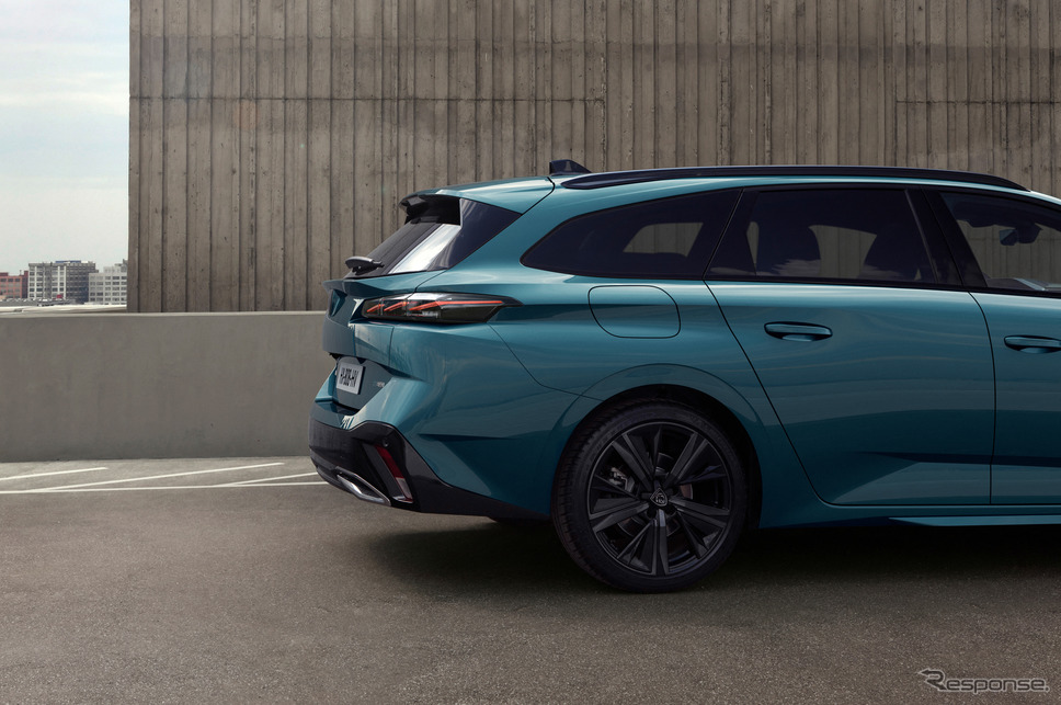プジョー308SW新型のPHV《photo by Peugeot》