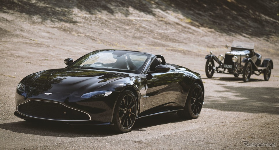Q by アストンマーティン・ヴァンテージ・ロードスター A3 と1921年製アストンマーティン「A3」《photo by Aston Martin》