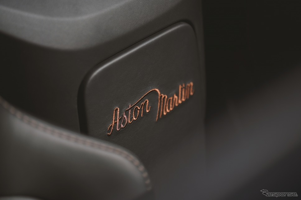 Q by アストンマーティン・ヴァンテージ・ロードスター A3《photo by Aston Martin》