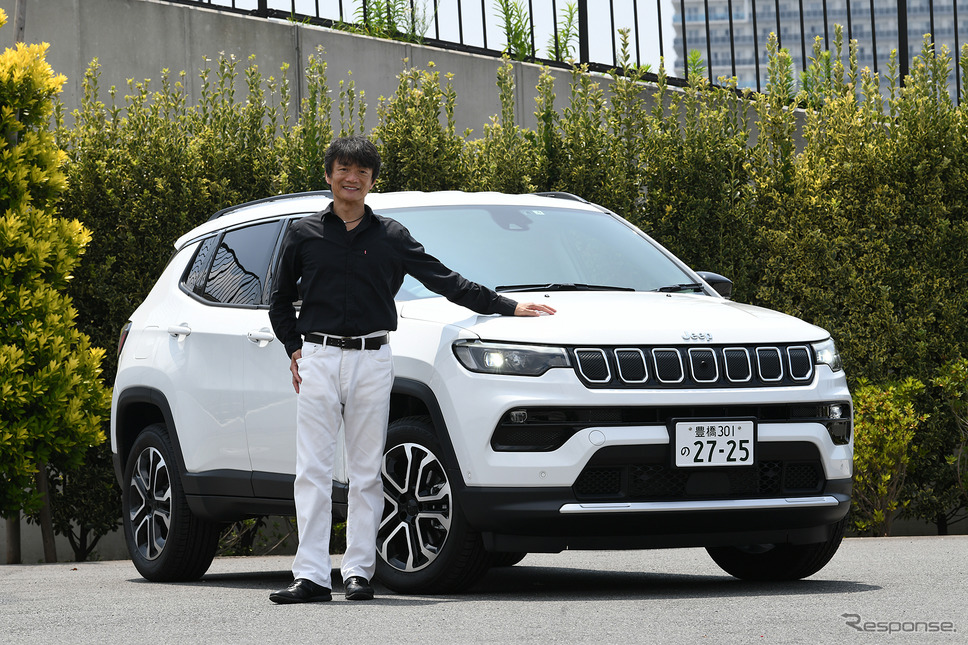 ジープ コンパス リミテッドと岡本幸一郎氏《写真撮影 中野英幸》