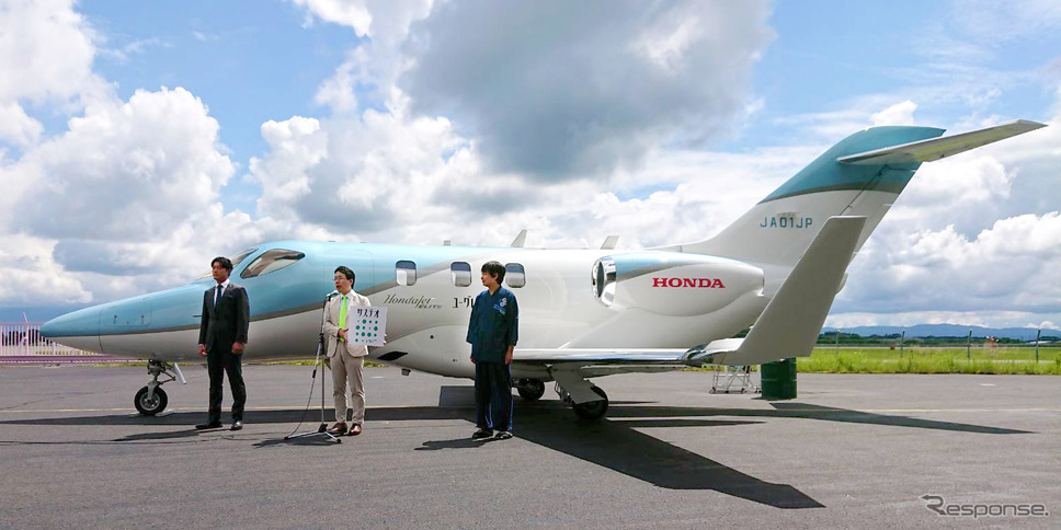 ホンダジェットでバイオジェット燃料『サステオ』を初使用《写真提供 ユーグレナ》