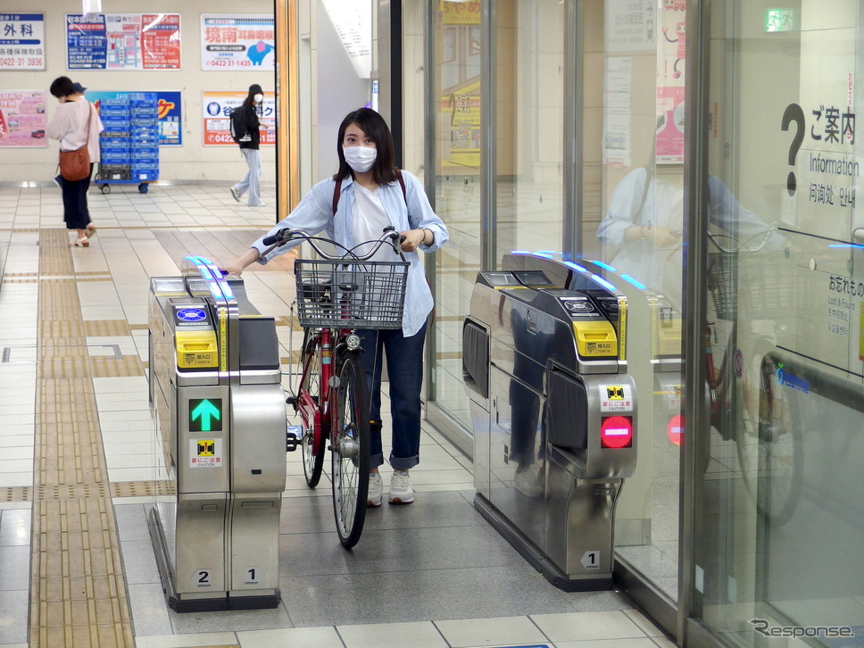 西武多摩川線サイクルトレイン(武蔵堺駅デモ)《写真撮影 高木啓》