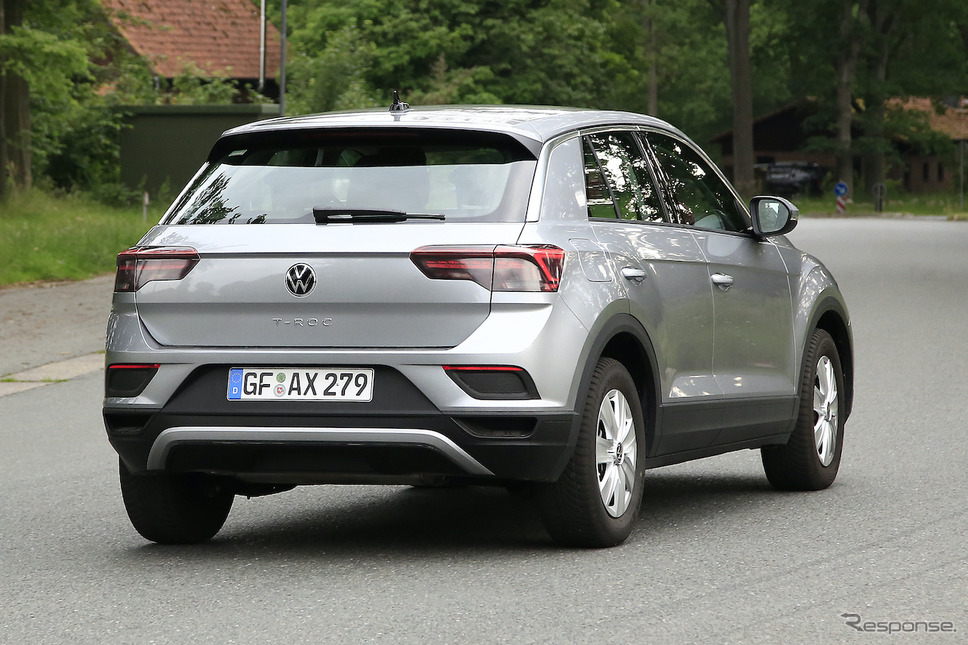 VW T-Roc 改良新型プロトタイプ(スクープ写真)《APOLLO NEWS SERVICE》