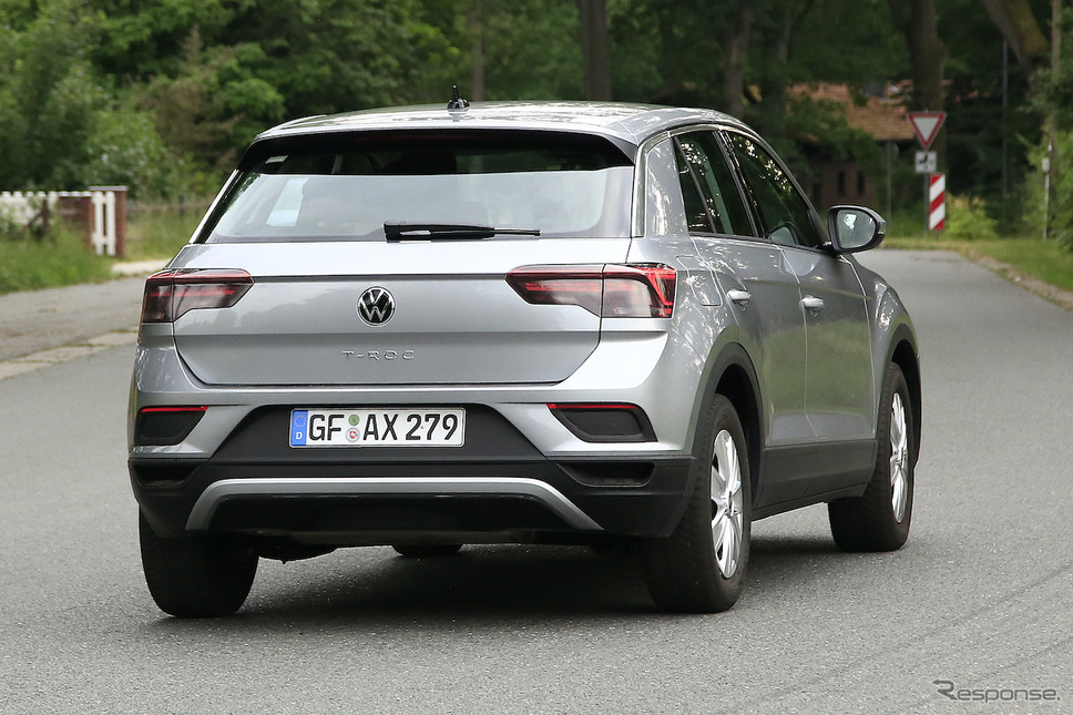 VW T-Roc 改良新型プロトタイプ(スクープ写真)《APOLLO NEWS SERVICE》