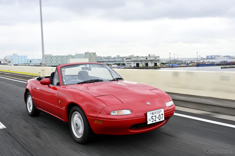 「マツダ/ミズノドライビングシューズ」を履いてNAロードスターでテスト《写真撮影 雪岡直樹》