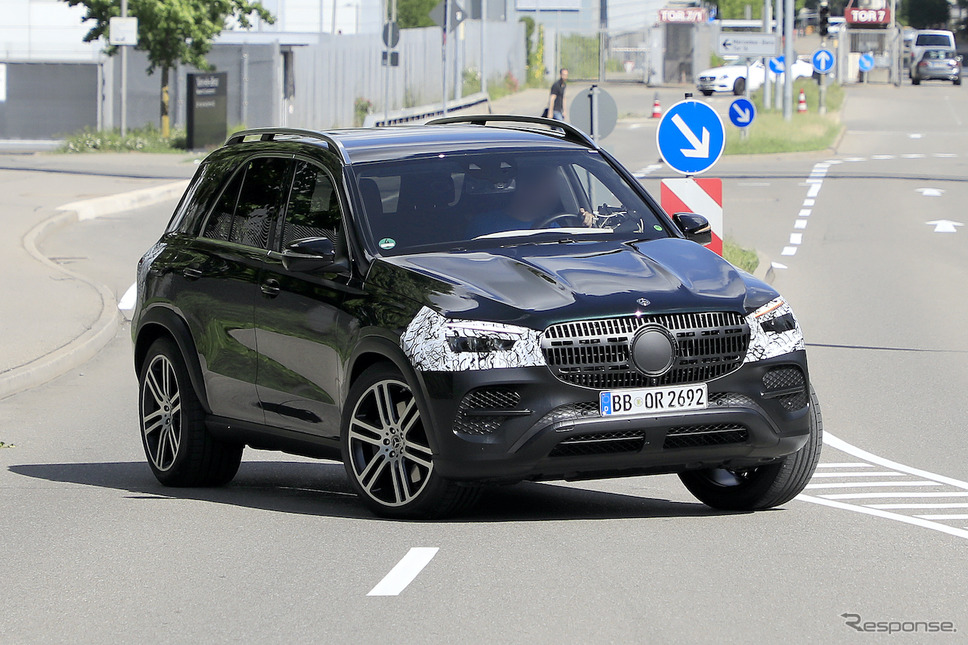 メルセデスベンツ GLE 改良新型プロトタイプ(スクープ写真)《APOLLO NEWS SERVICE》
