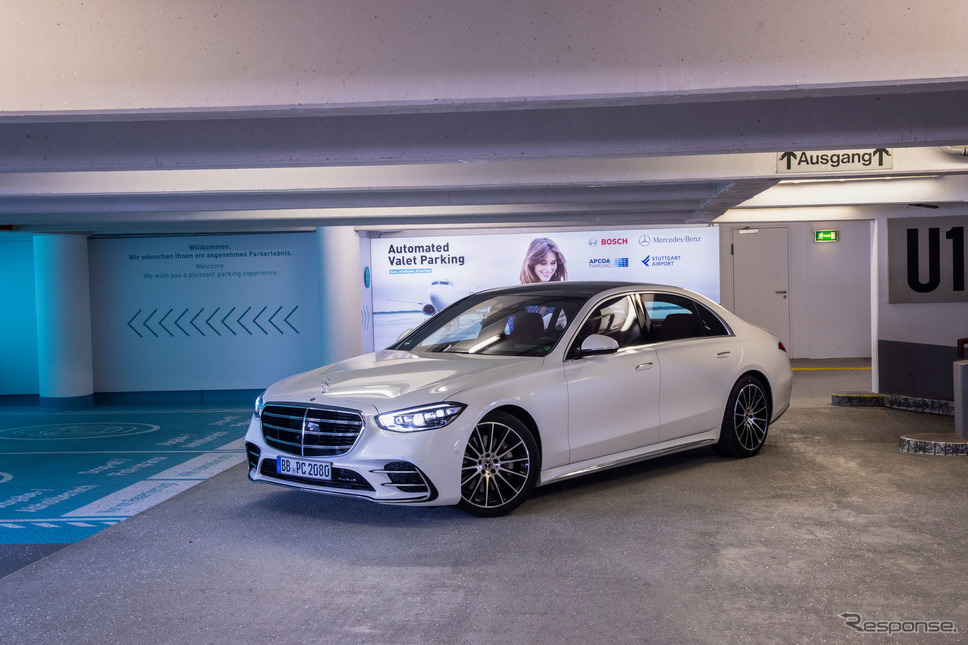 メルセデスベンツ Sクラス 新型を使った自動駐車の実証実験《photo by Mercedes-Benz》