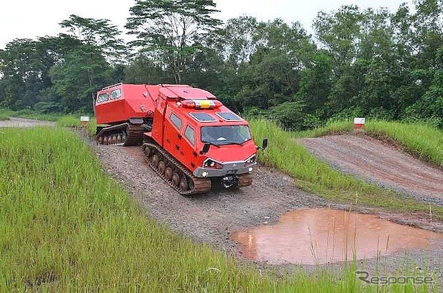 無限軌道災害対応車 Red Salamander《写真提供 モリタHD》