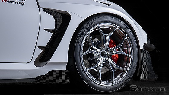 GR 86 GRパーツコンセプト 19インチ鍛造アルミホイール&タイヤセット《写真提供 トヨタカスタマイジング&デベロップメント》