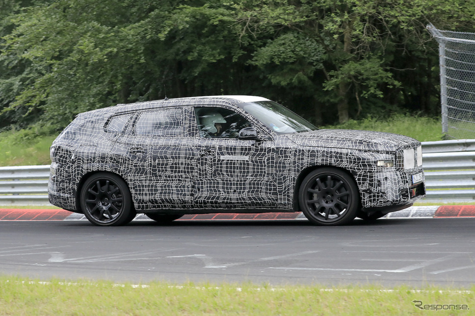 BMW X8 プロトタイプ(スクープ写真)《APOLLO NEWS SERVICE》
