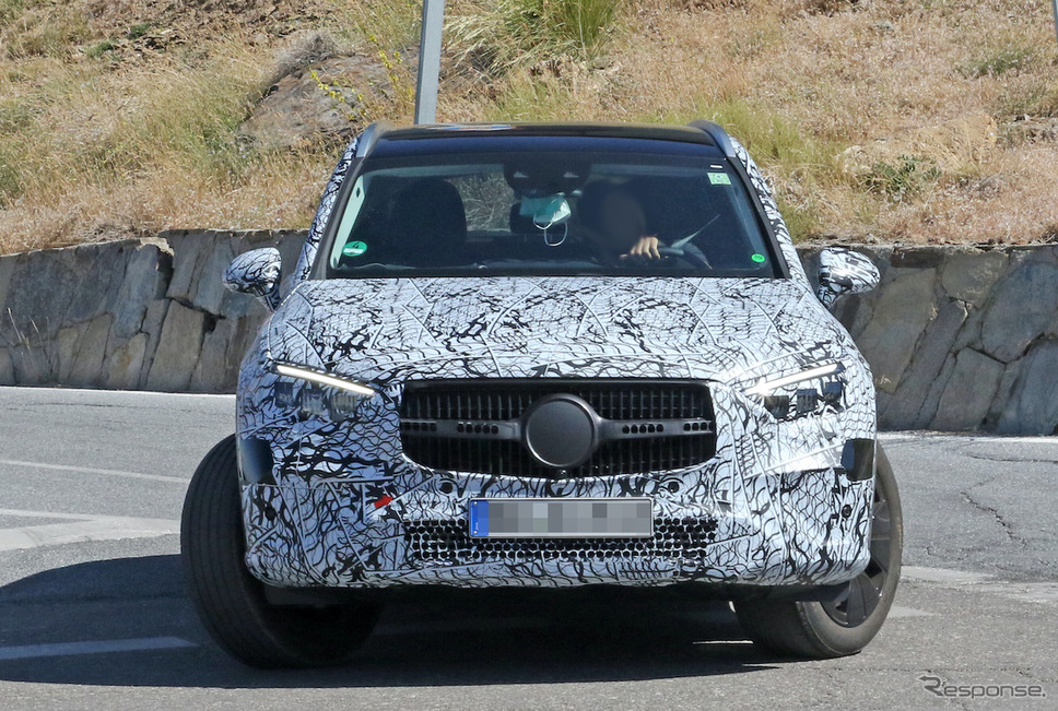 メルセデスベンツ GLC 次期型プロトタイプ(スクープ写真)《APOLLO NEWS SERVICE》