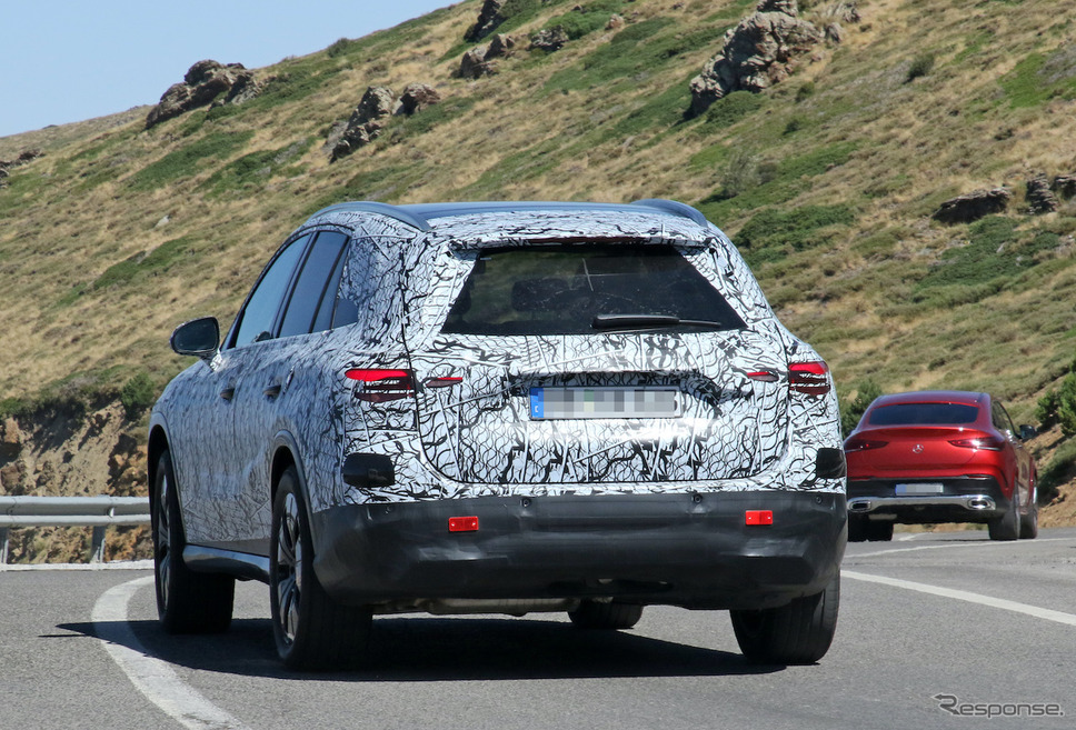 メルセデスベンツ GLC 次期型プロトタイプ(スクープ写真)《APOLLO NEWS SERVICE》