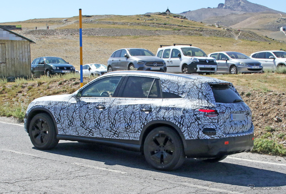 メルセデスベンツ GLC 次期型プロトタイプ(スクープ写真)《APOLLO NEWS SERVICE》