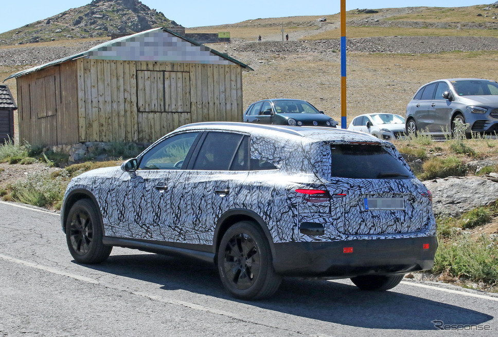 メルセデスベンツ GLC 次期型プロトタイプ(スクープ写真)《APOLLO NEWS SERVICE》