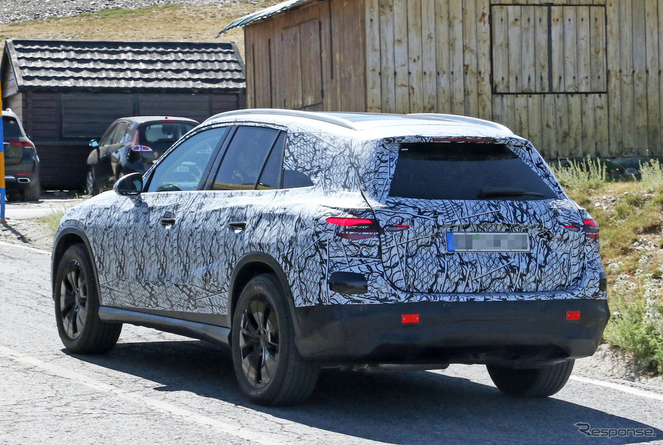 メルセデスベンツ GLC 次期型プロトタイプ(スクープ写真)《APOLLO NEWS SERVICE》