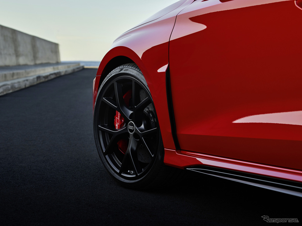 アウディ RS3 スポーツバック 新型《photo by Audi》