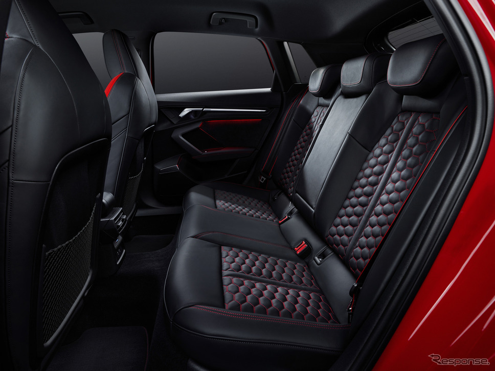 アウディ RS3 スポーツバック 新型《photo by Audi》
