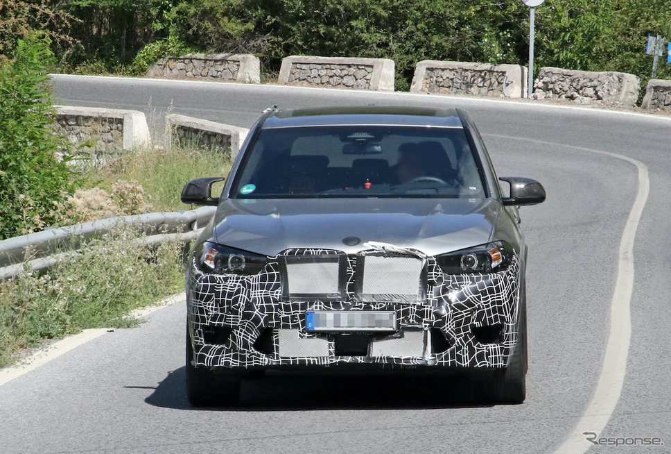 BMW X5M 改良新型プロトタイプ(スクープ写真)《APOLLO NEWS SERVICE》