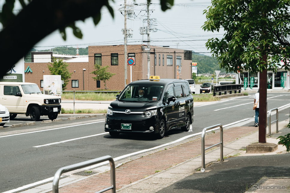 峰山自動車の車両が到着《写真撮影 坂本貴史》