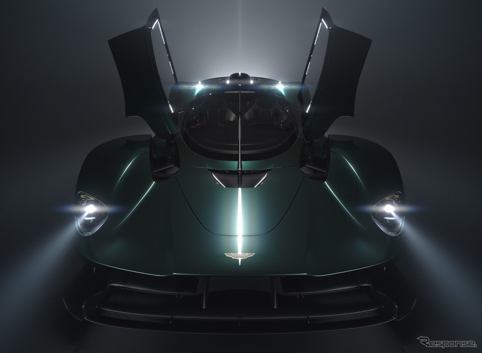 アストンマーティンの新型車のティザー写真《photo by Aston Martin》