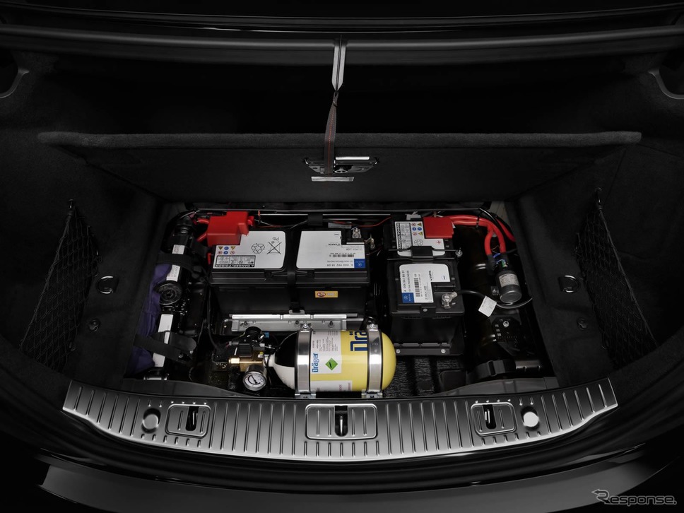 従来型メルセデスベンツ Sクラス の「S600 ガード」(参考)《photo by Mercedes-Benz》
