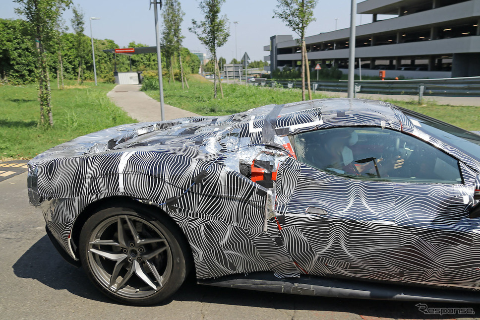 フェラーリ 296GTB スパイダー プロトタイプ(スクープ写真)《APOLLO NEWS SERVICE》