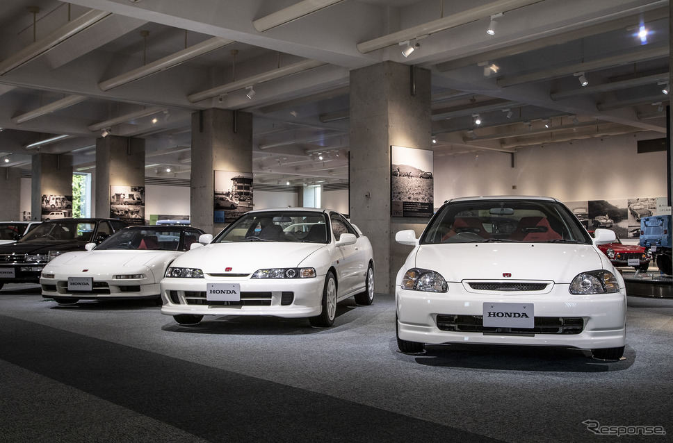 NSXに始まった「タイプR」の系譜。左が初代シビックタイプR(ホンダコレクションホール展示車)《写真撮影 山内潤也》