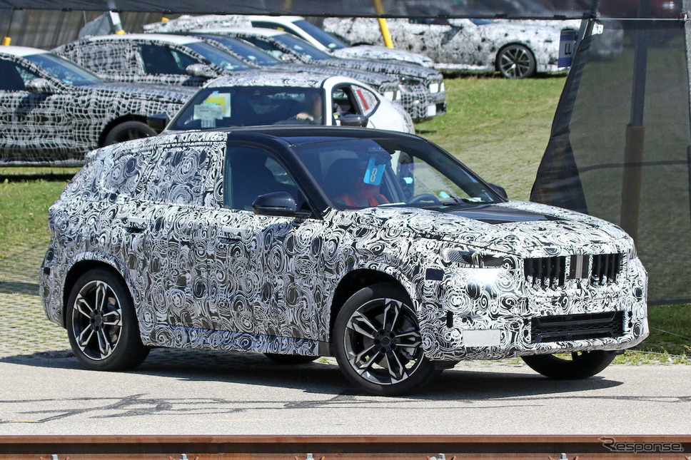 BMW X1 次期型プロトタイプ(スクープ写真)《APOLLO NEWS SERVICE》