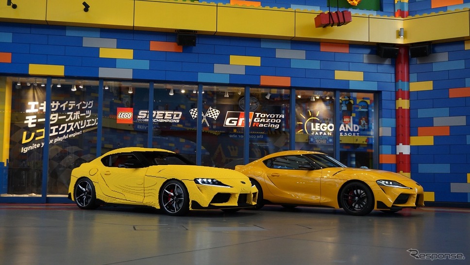 レゴ トヨタ GRスープラ 実物大レプリカ（左）とGRスープラ35周年特別仕様車（右）《撮影 纐纈敏也＠DAYS》