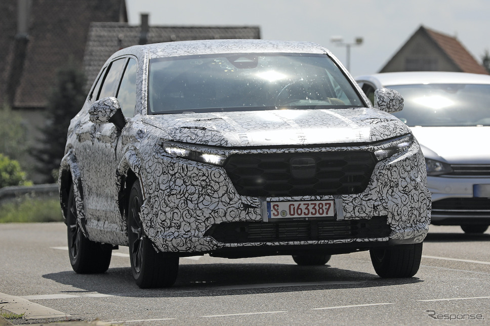 ホンダ CR-V 次期型プロトタイプ(スクープ写真)《APOLLO NEWS SERVICE》