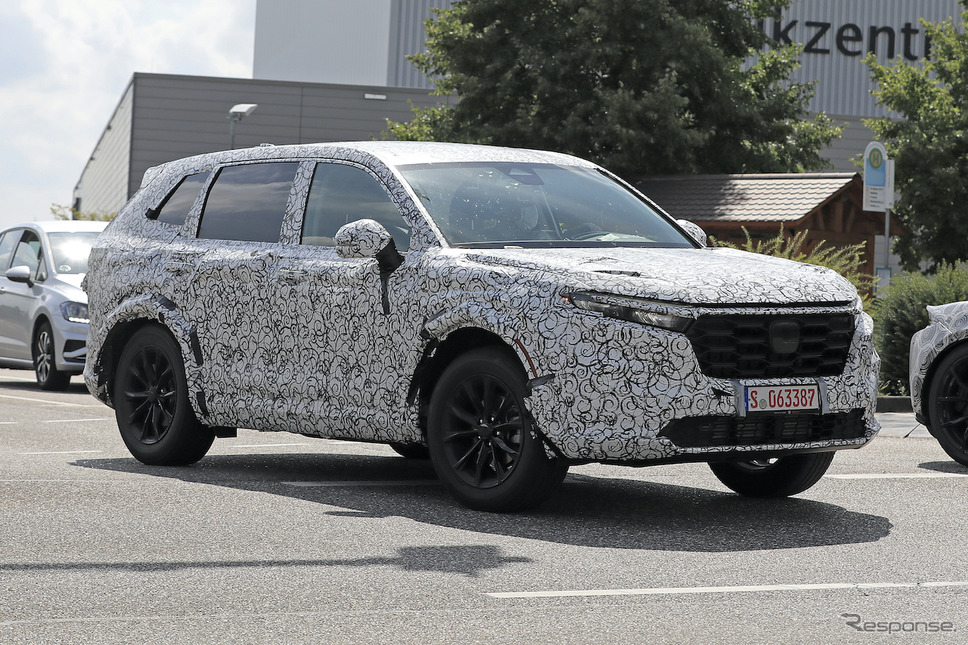 ホンダ CR-V 次期型プロトタイプ(スクープ写真)《APOLLO NEWS SERVICE》