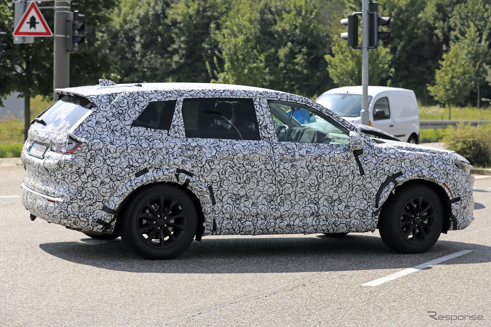 ホンダ CR-V 次期型プロトタイプ(スクープ写真)《APOLLO NEWS SERVICE》