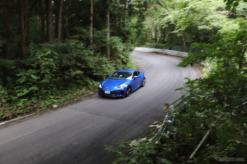 新井選手が走行会で新型BRZをインプレッション《写真撮影 中尾真二》