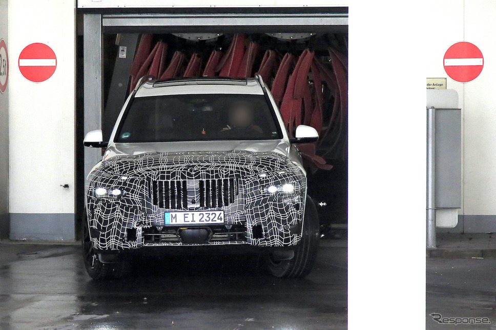 BMW X7 次期型プロトタイプ(スクープ写真)《APOLLO NEWS SERVICE》