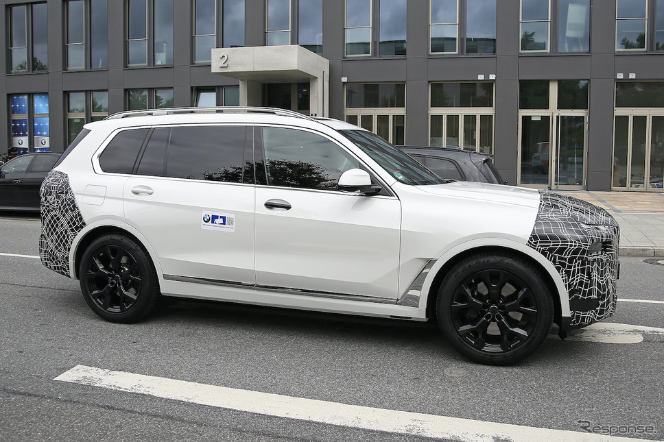 BMW X7 次期型プロトタイプ(スクープ写真)《APOLLO NEWS SERVICE》