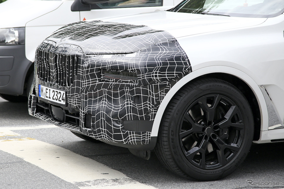 BMW X7 次期型プロトタイプ(スクープ写真)《APOLLO NEWS SERVICE》
