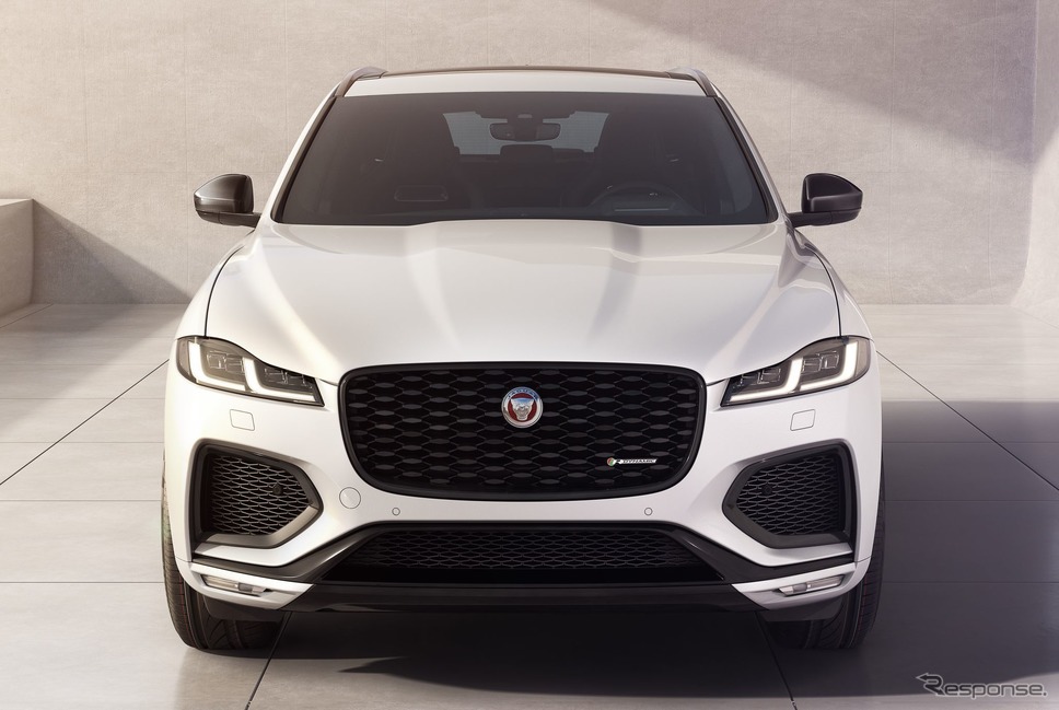 ジャガー F-PACE の2022年型の「R-ダイナミックブラック」《photo by Jaguar》