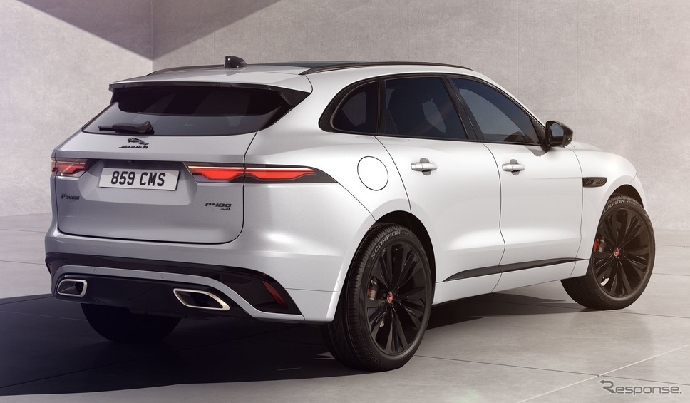 ジャガー F-PACE の2022年型の「R-ダイナミックブラック」《photo by Jaguar》