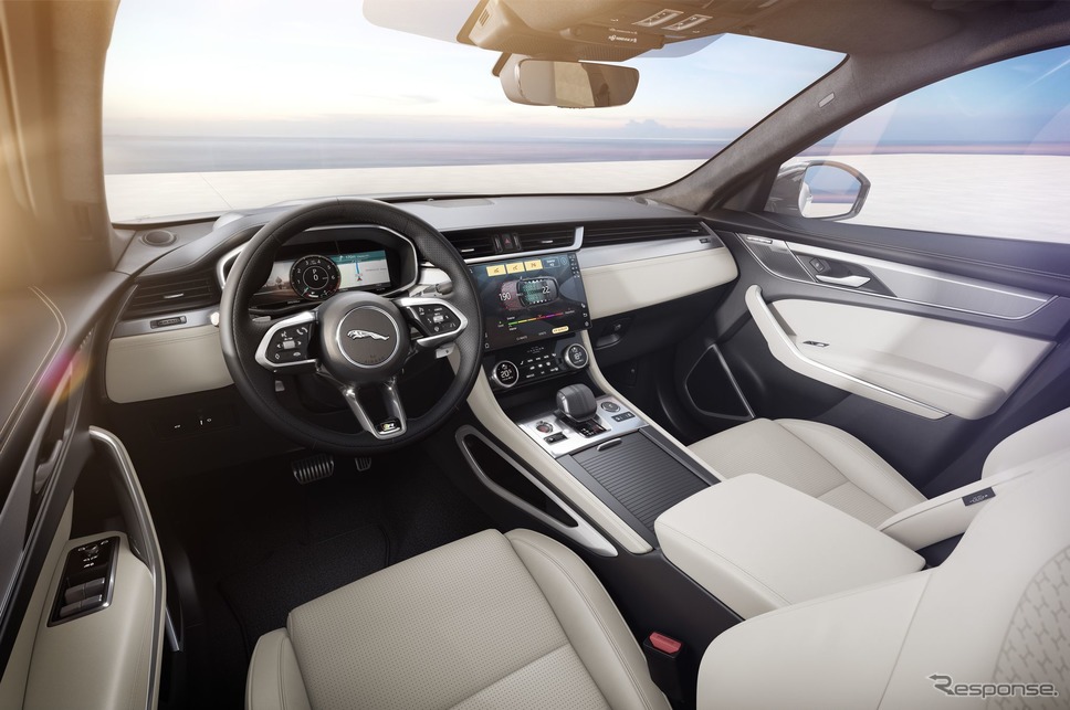 ジャガー F-PACE の2022年型の「R-ダイナミックブラック」《photo by Jaguar》