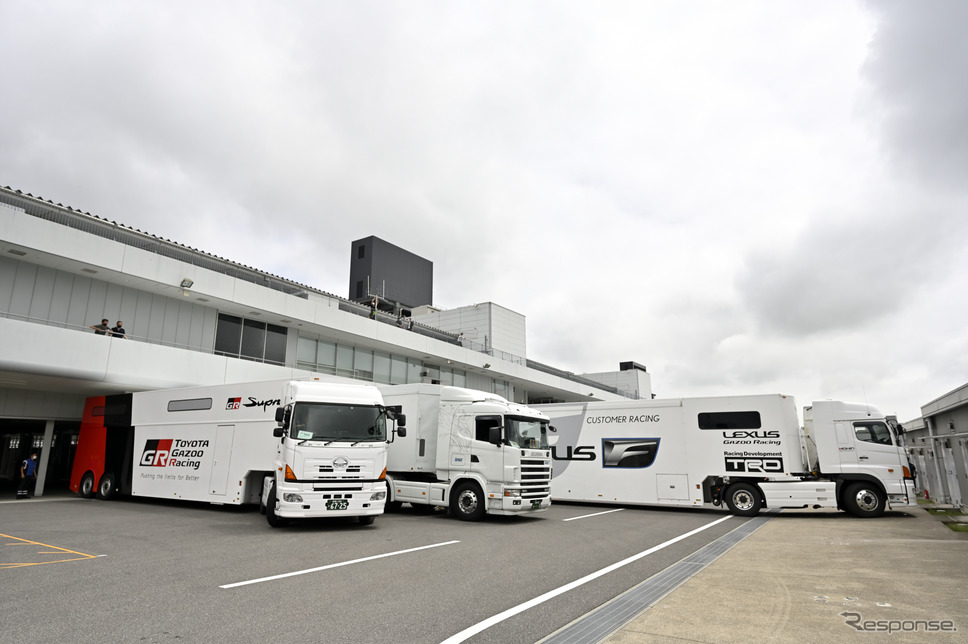 SUPER GT第3戦のトランポ群《写真撮影 雪岡直樹》