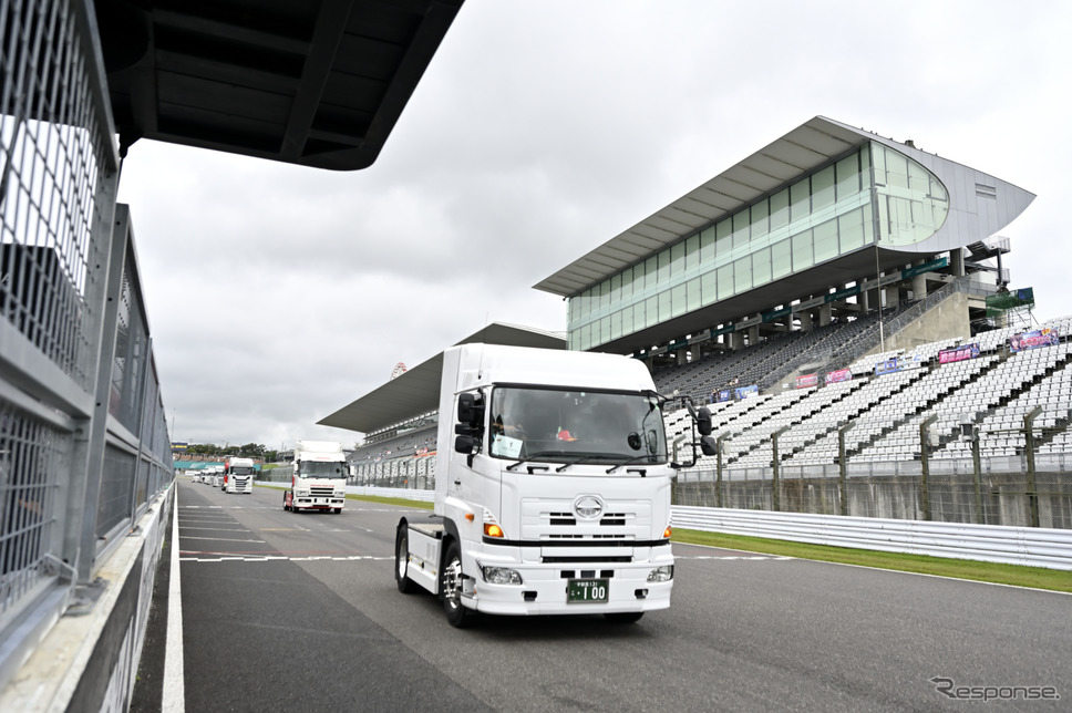 SUPER GT第3戦のトランポ群《写真撮影 雪岡直樹》