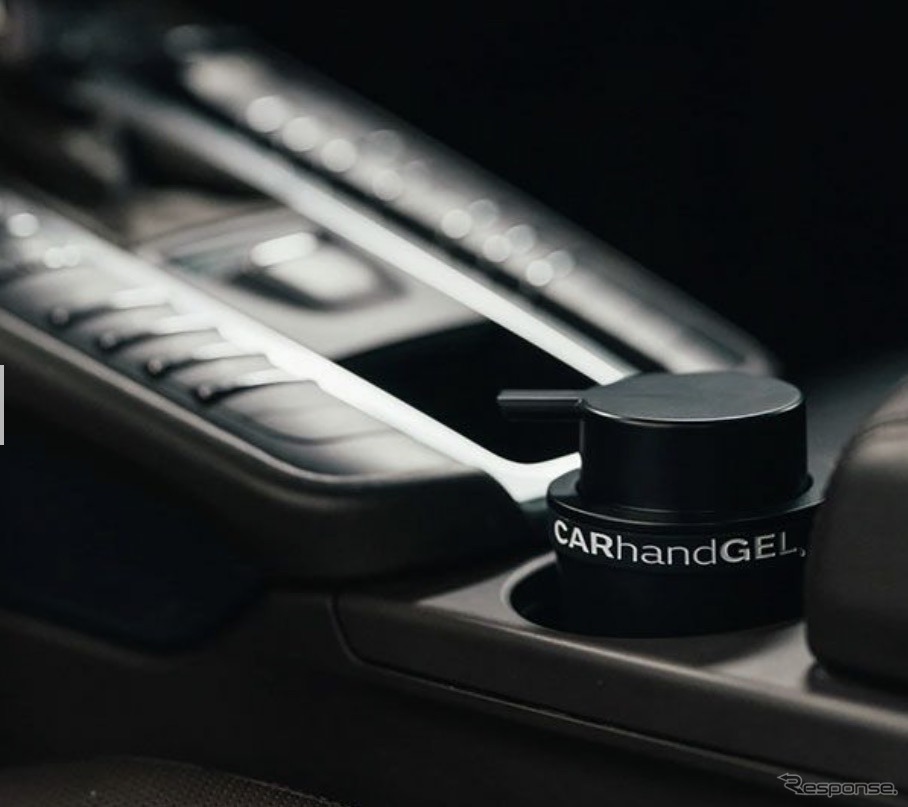 車載用アルコールジェルディスペンサー「CAR hand GEL Bottle」《写真提供 Motorimoda》