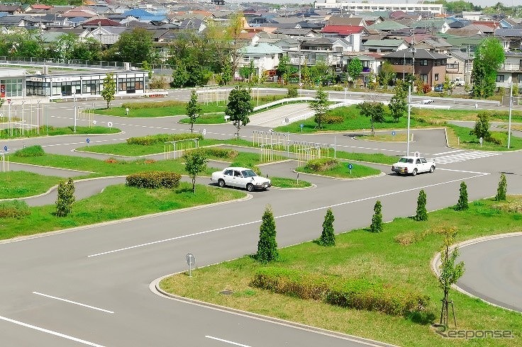 自動車教習所《写真提供 オートバックスセブン》