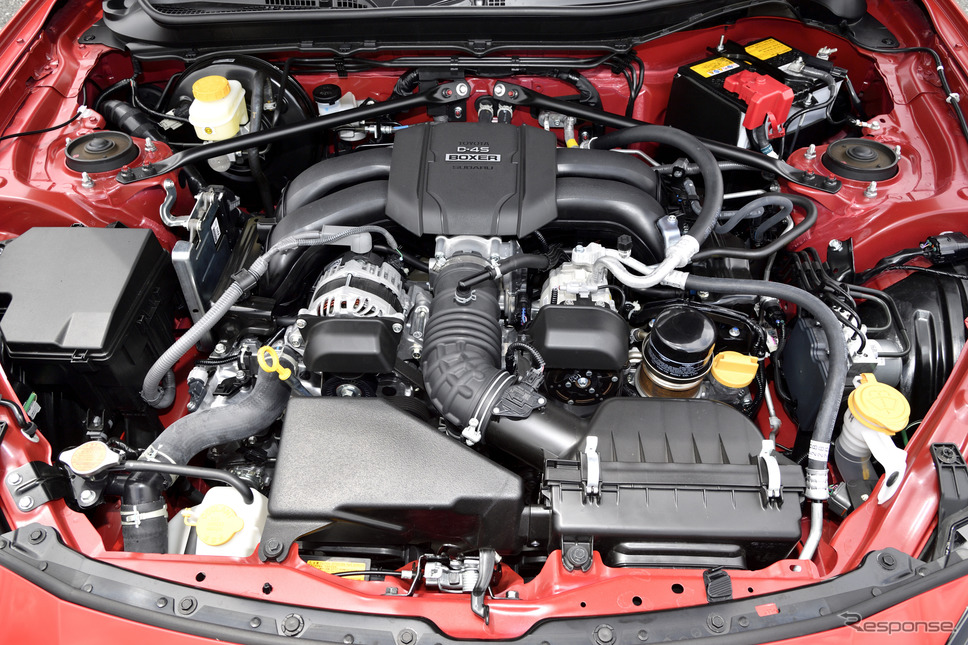 トヨタ GR 86 とスバル BRZ 新型のエンジン《写真撮影 雪岡直樹》