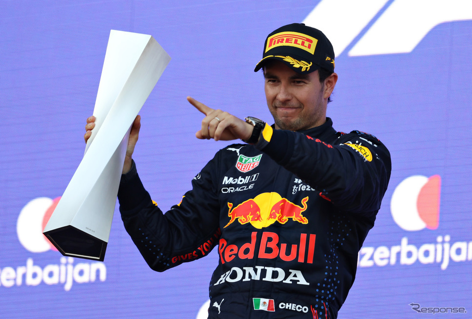 来季もレッドブルで戦うことが決まった“CHECO”ことセルジオ・ペレス(今季アゼルバイジャンGP優勝時)。《Photo by Red Bull》
