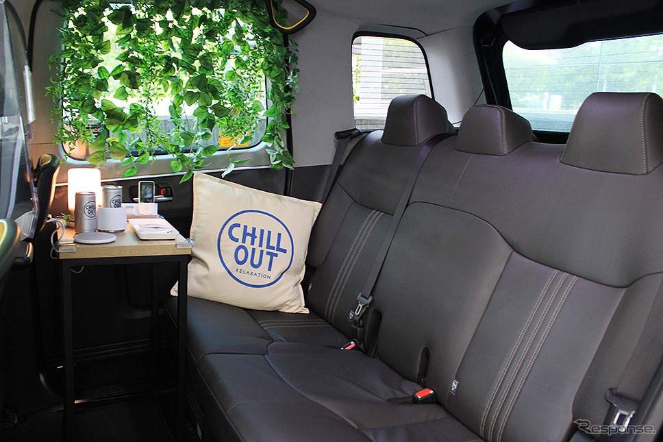 CHILL OUT が8月30日〜9月3日 深夜に走らせる、渋谷発 無料 睡眠タクシー「#寝落ちるタクシー」《写真撮影 大野雅人》