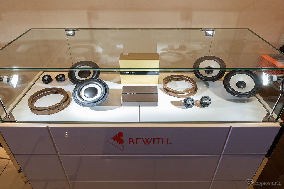 新型プジョーにも設定された「BEWITH Platinum Voice」《PHOTO:土屋勇人》
